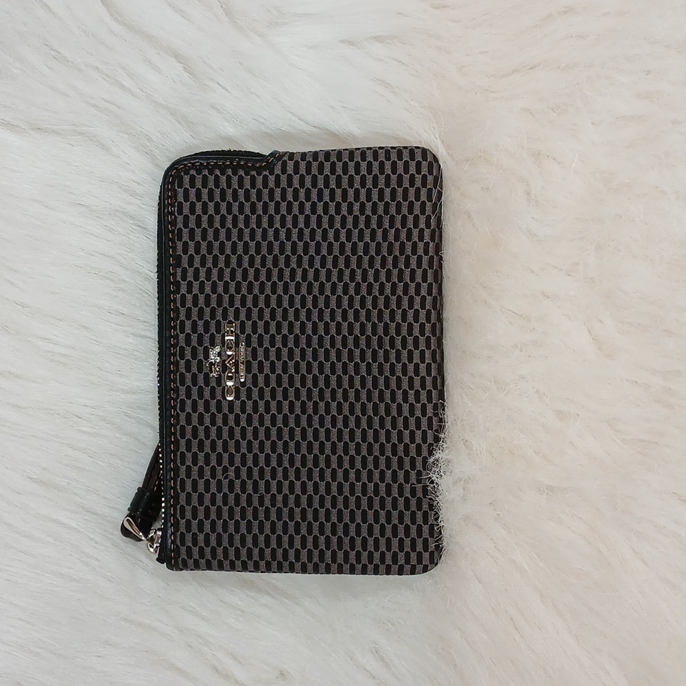NWT Coach Legacy Jacquard Wristlet Wallet